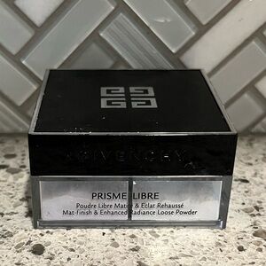 Givenchy Prisme Libre 4-in-1 Loose Setting Powder – Shade 01 Mousseline Pastel